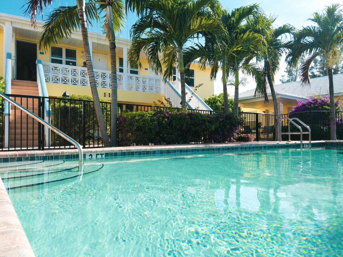 Serenity At Seascape: Steps To The Beach & Shops Palm Beach Shores Bagian luar foto